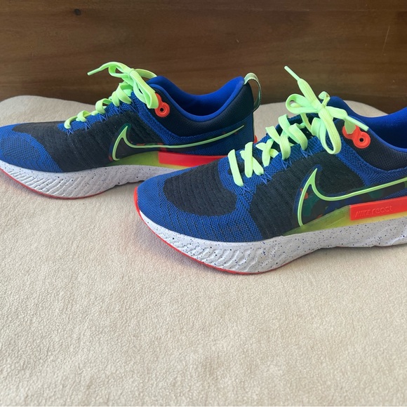 Nike infinity run size 11. Obsidian/bright crimson colour way. - Picture 7 of 7